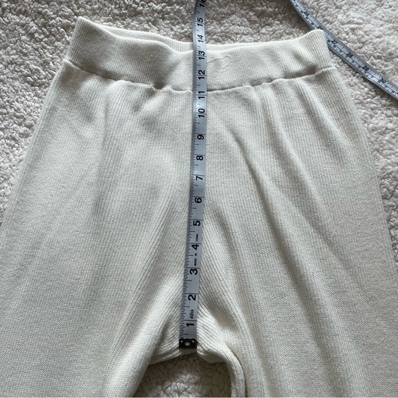 Women’s Boutique V Neck Wide / Flare Leg White Sweater Set Size Small - Picture 11 of 16